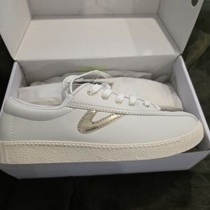 Tretorn Women's Nylite 2 Plus leather sneakers featuring Gold Metallic Size 8